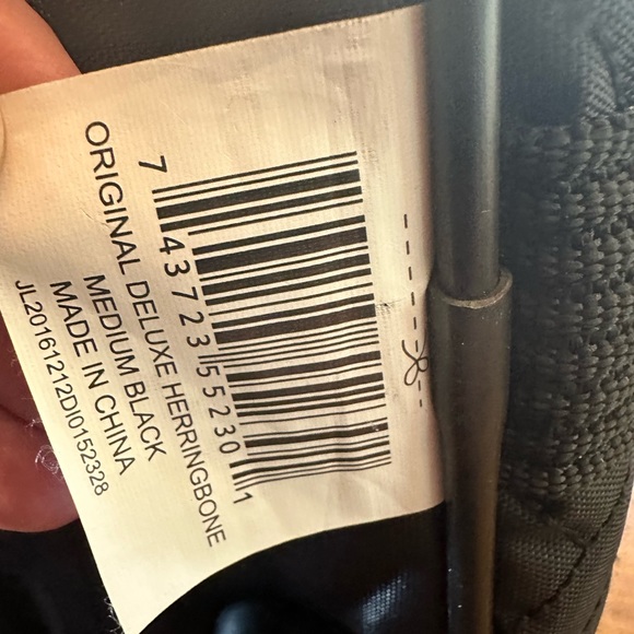 Sherpa deluxe medium airline approved pet carrier black herringbone EUC - Picture 7 of 15